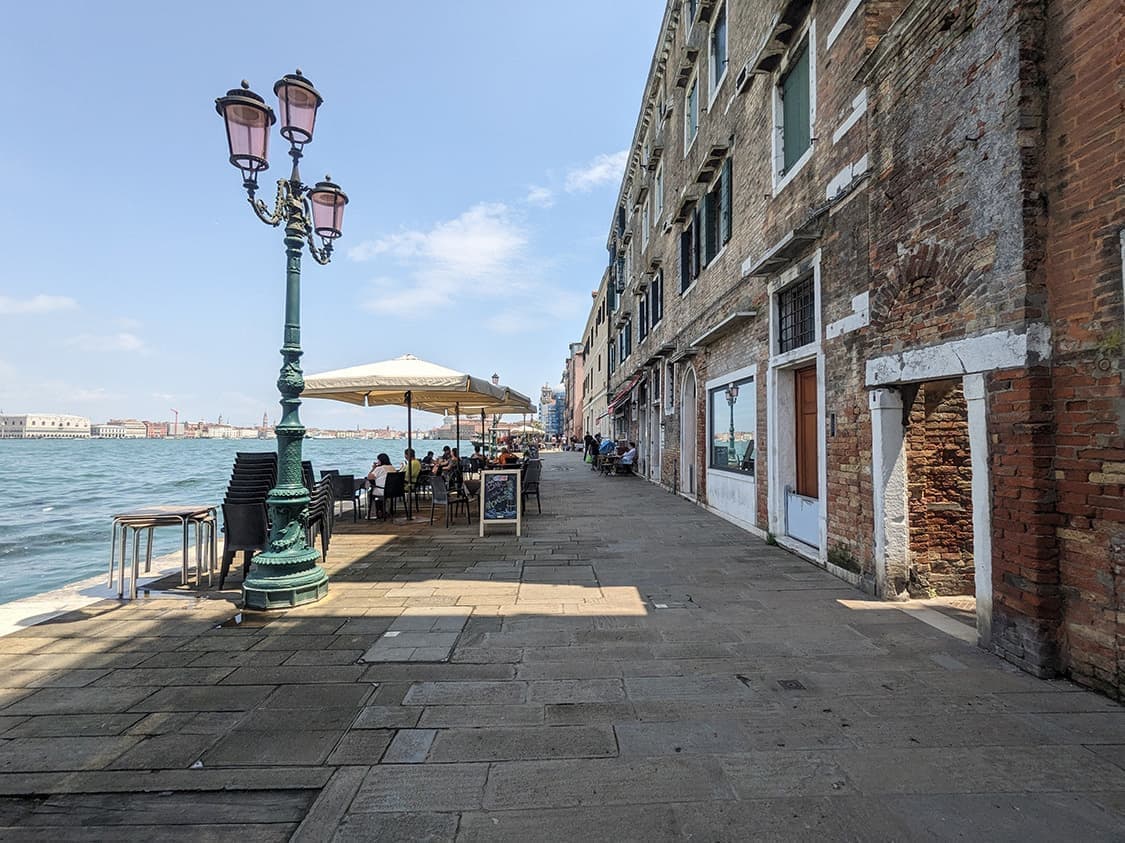 ビストロ・レミディオスの小蟹フリット